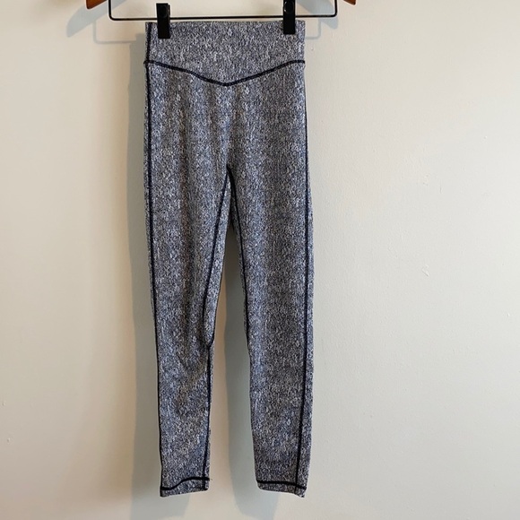 echt Highwaist Cropped Black and White Speckled Legging Tights - Picture 2 of 6